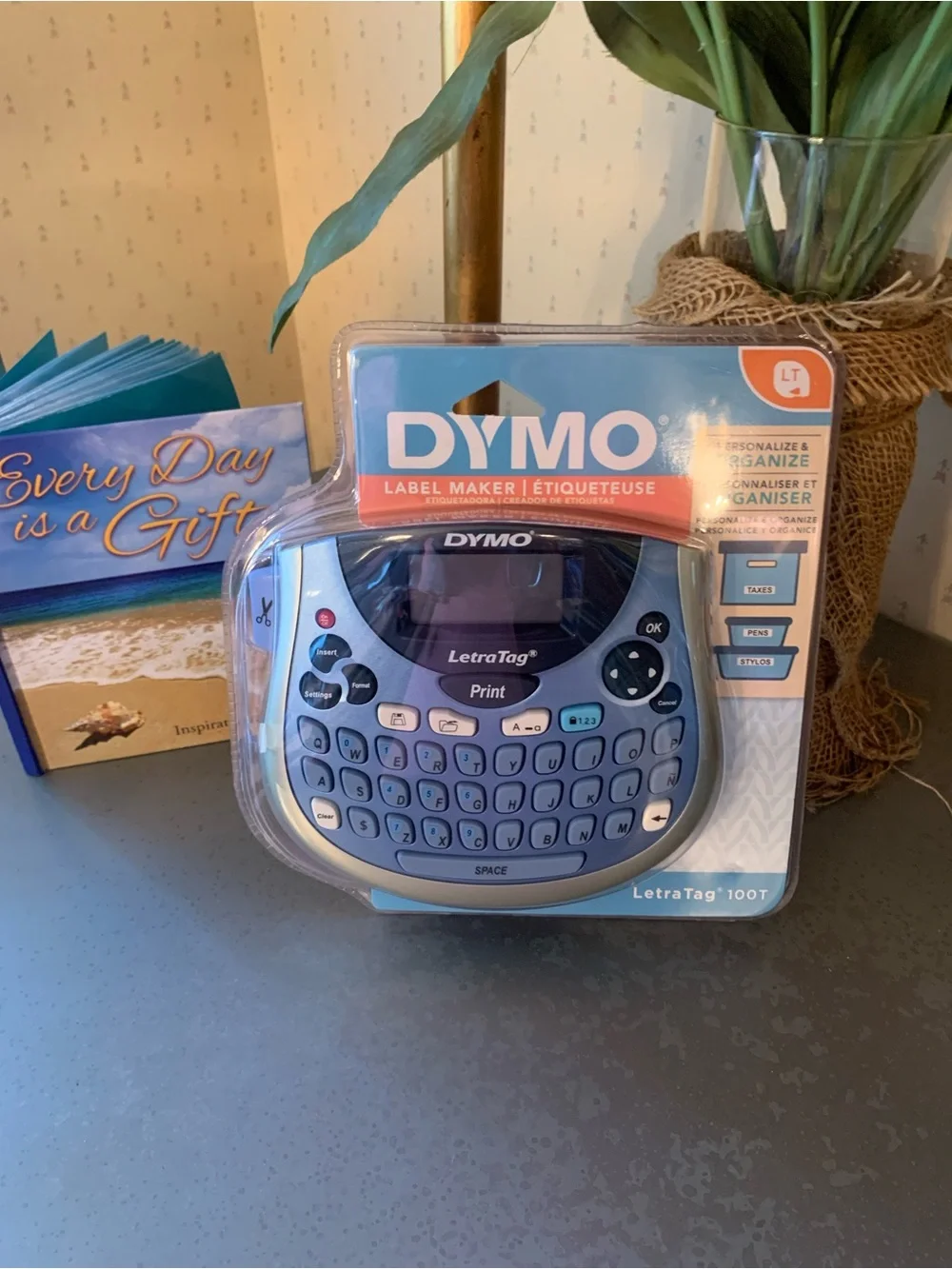 Dymo LetraTag, NEW WITH TAGS, 100 T personal label maker. Portable, GRAY.